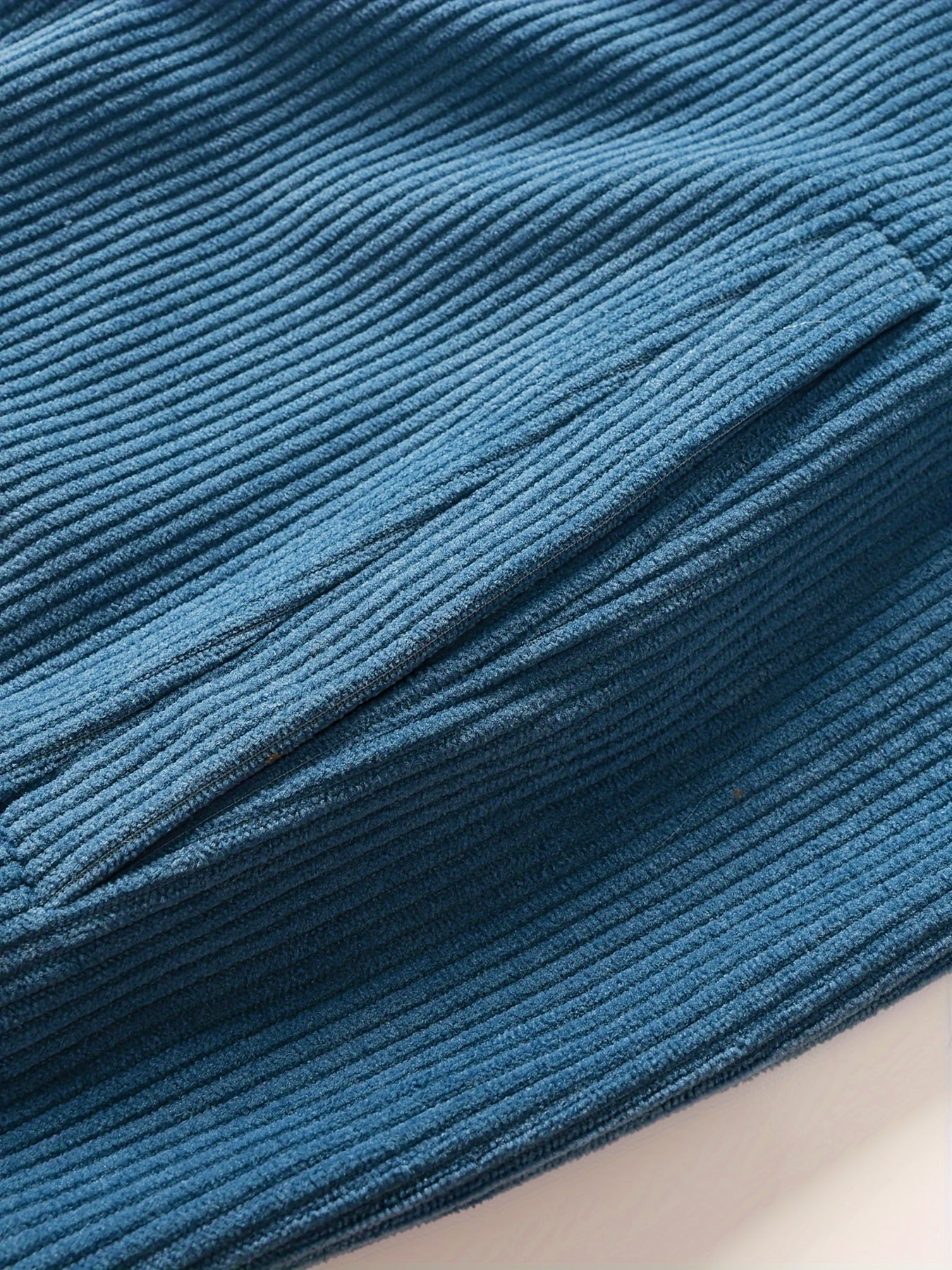 Veste en velours côtelé marron zippée – Style universitaire et casual chic