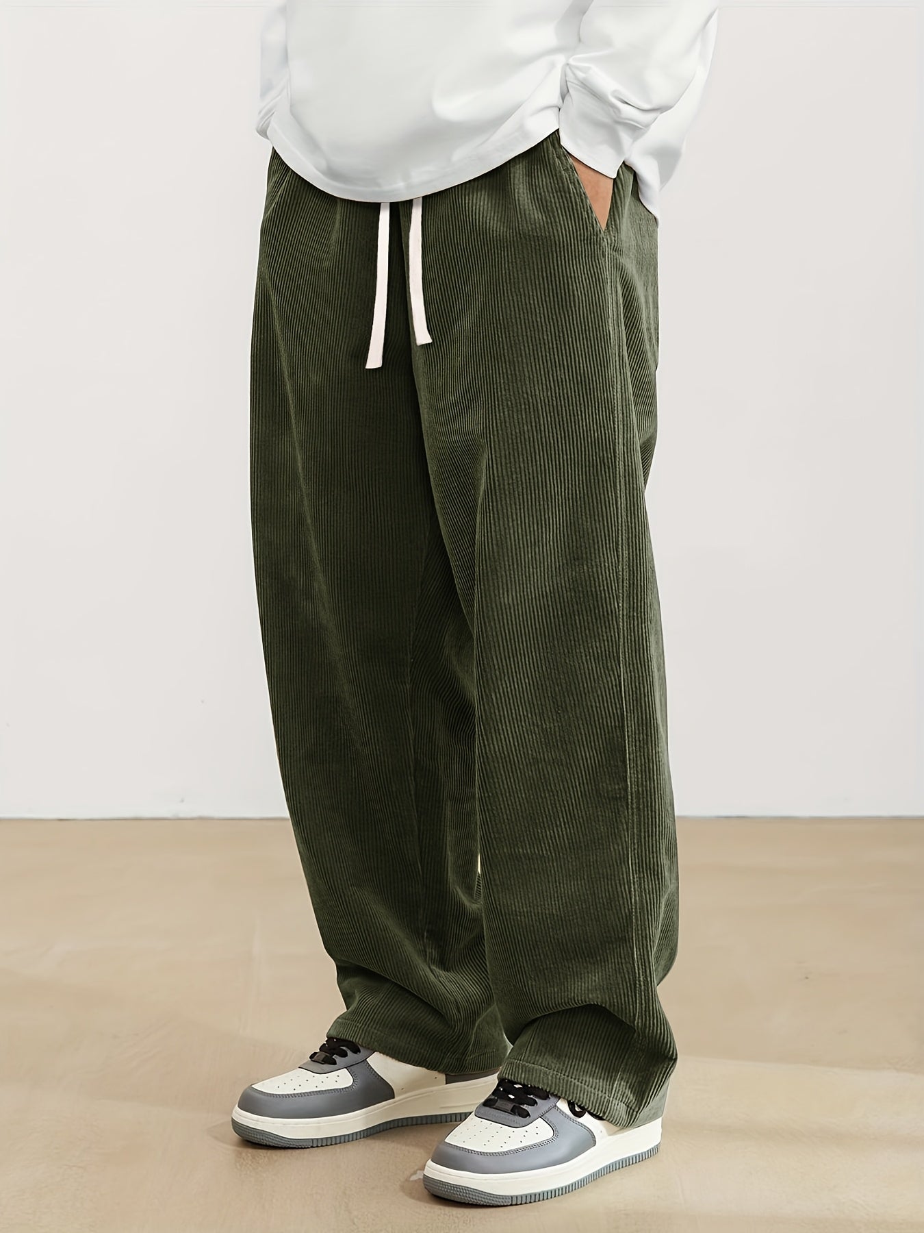 Pantalon Coupe Droite en Velours Côtelé – Intemporel et Élégant