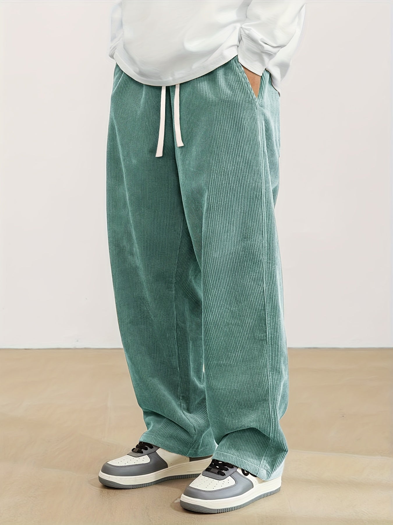 Pantalon Coupe Droite en Velours Côtelé – Intemporel et Élégant