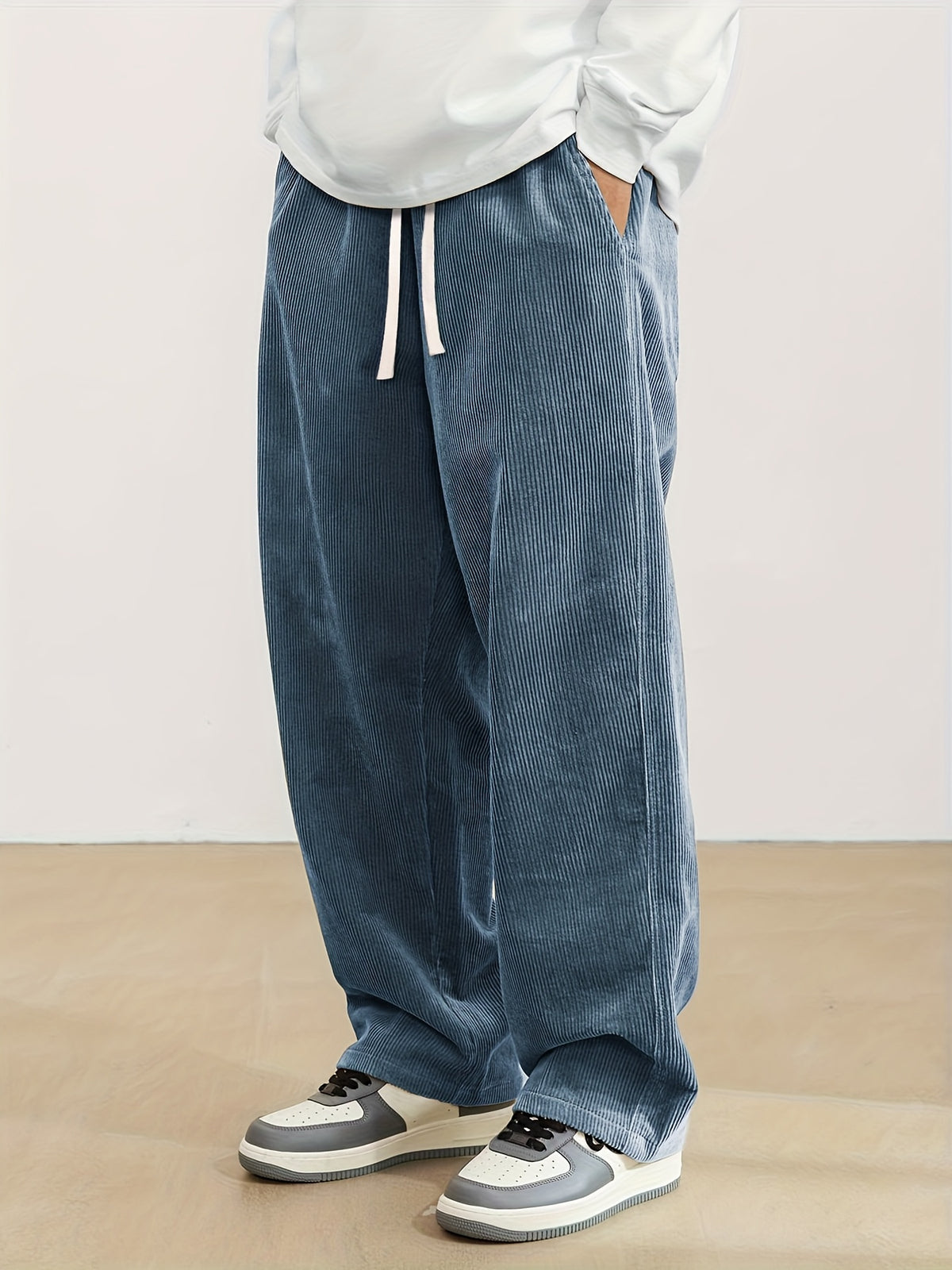 Pantalon Coupe Droite en Velours Côtelé – Intemporel et Élégant